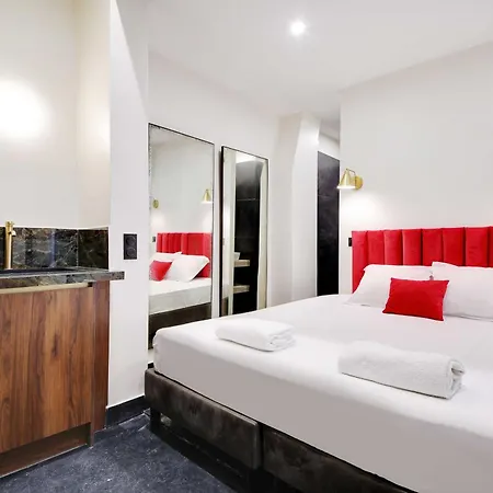 Modern - 2p - Place Des Vosges * Paris