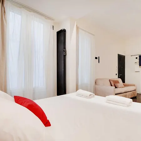 Modern - 2p - Place Des Vosges * Paris