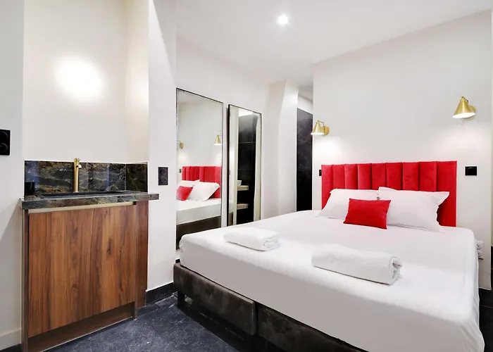 Modern - 2p - Place Des Vosges * Paris